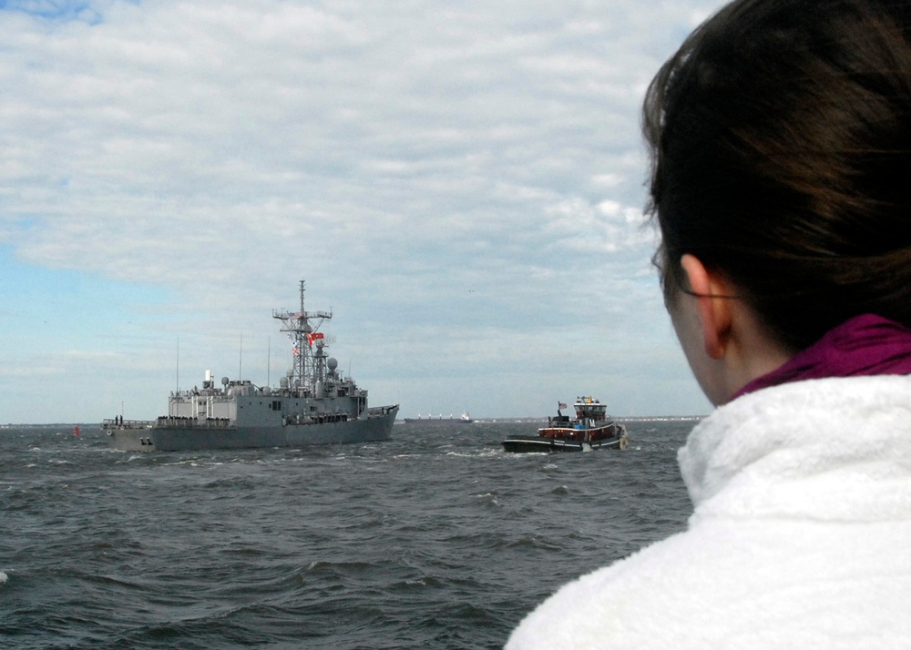 USS Nicholas leaves Norfolk