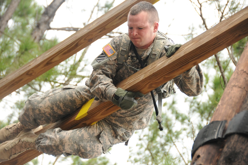 Marne soldiers strengthen confidence, camaraderie at Stewart obstacle course