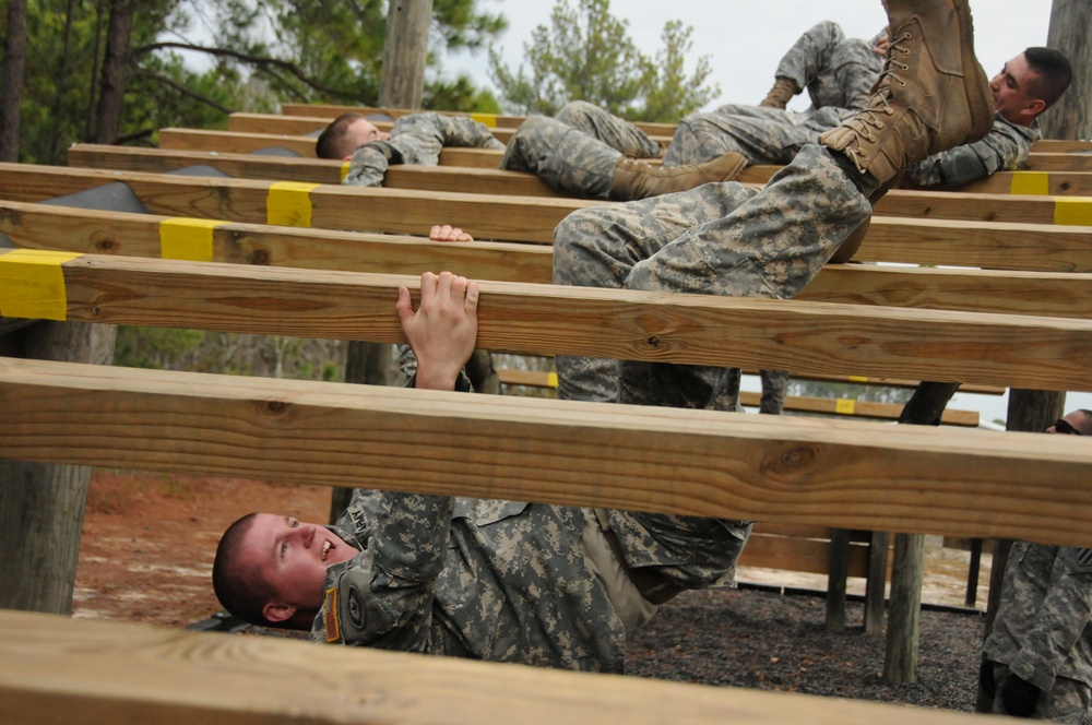 Marne soldiers strengthen confidence, camaraderie at Stewart obstacle course