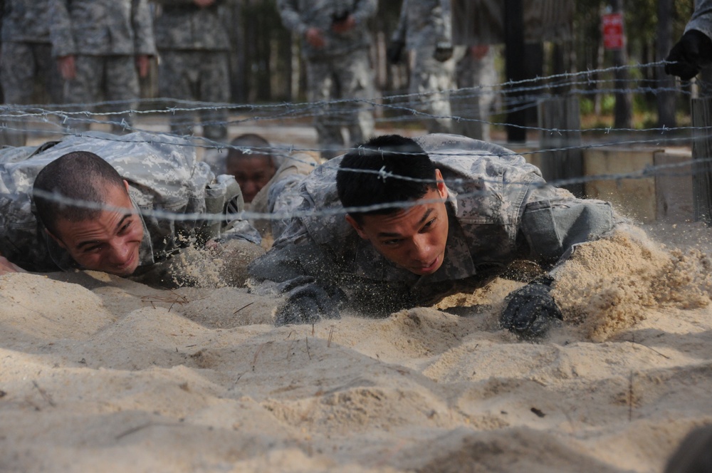 Marne soldiers strengthen confidence, camaraderie at Stewart obstacle course