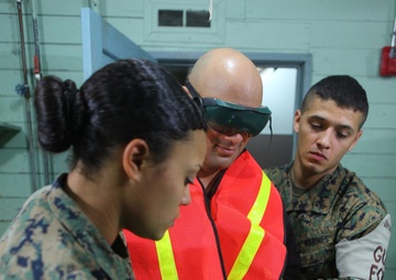 24th Marine Expeditionary Unit executes mock night raid in Creeds, Va.