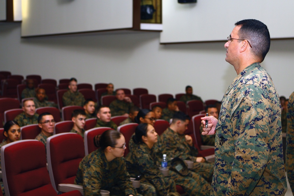 Marines learn about Filipino culture