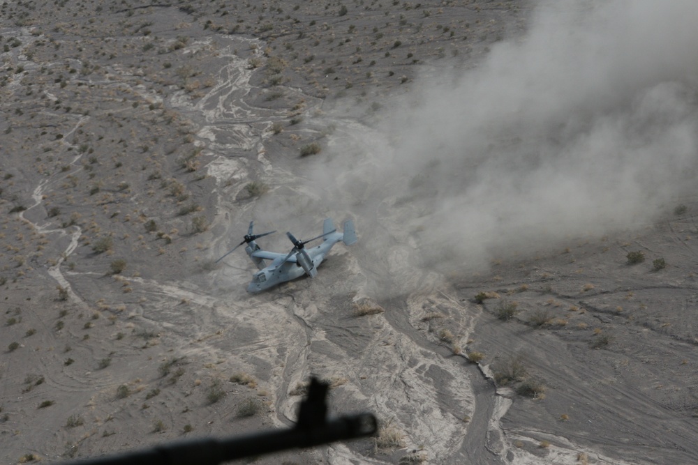 Air-to-ground refuel practice via Osprey