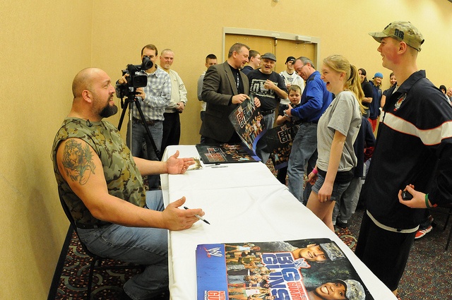 North Dakota soldiers treated as VIPs, meet WWE’s ‘Big Show’