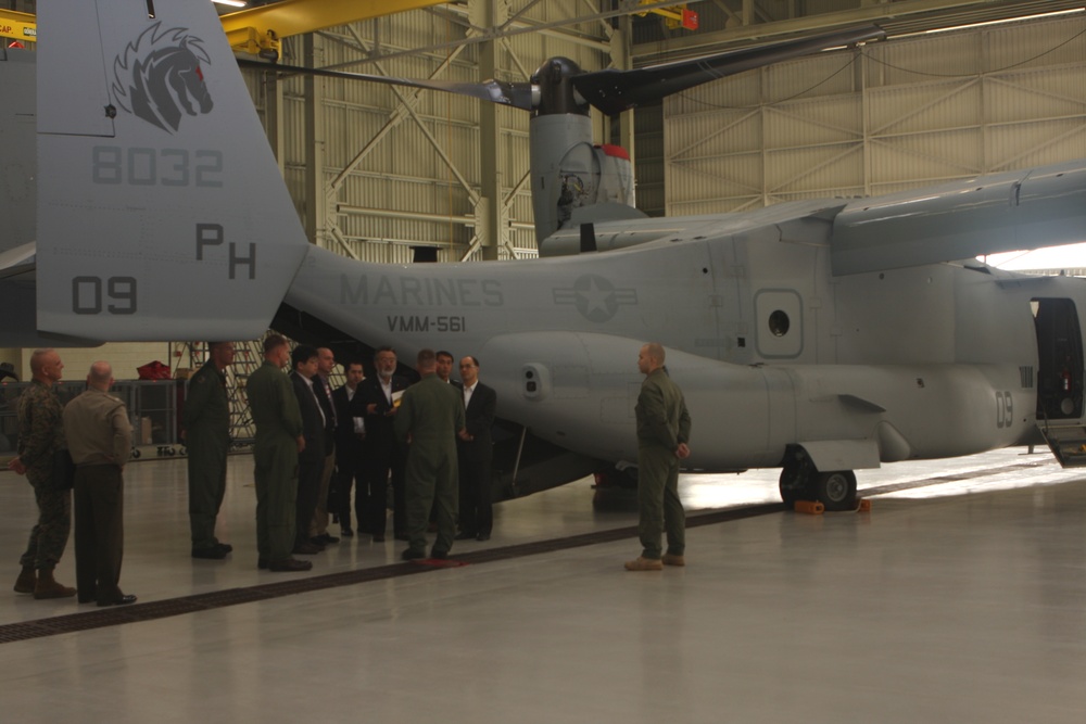 Japanese dignitaries preview MV-22B