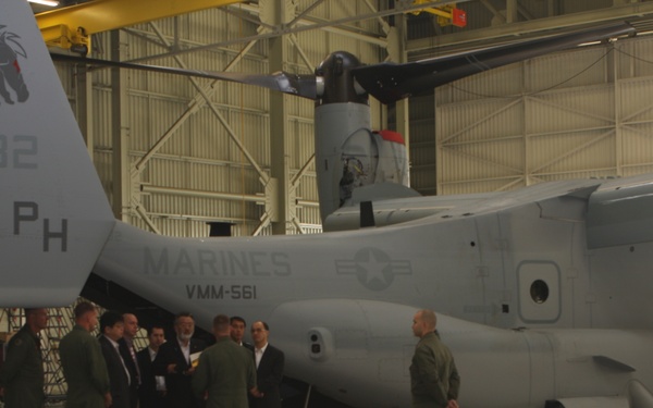 Japanese dignitaries preview MV-22B