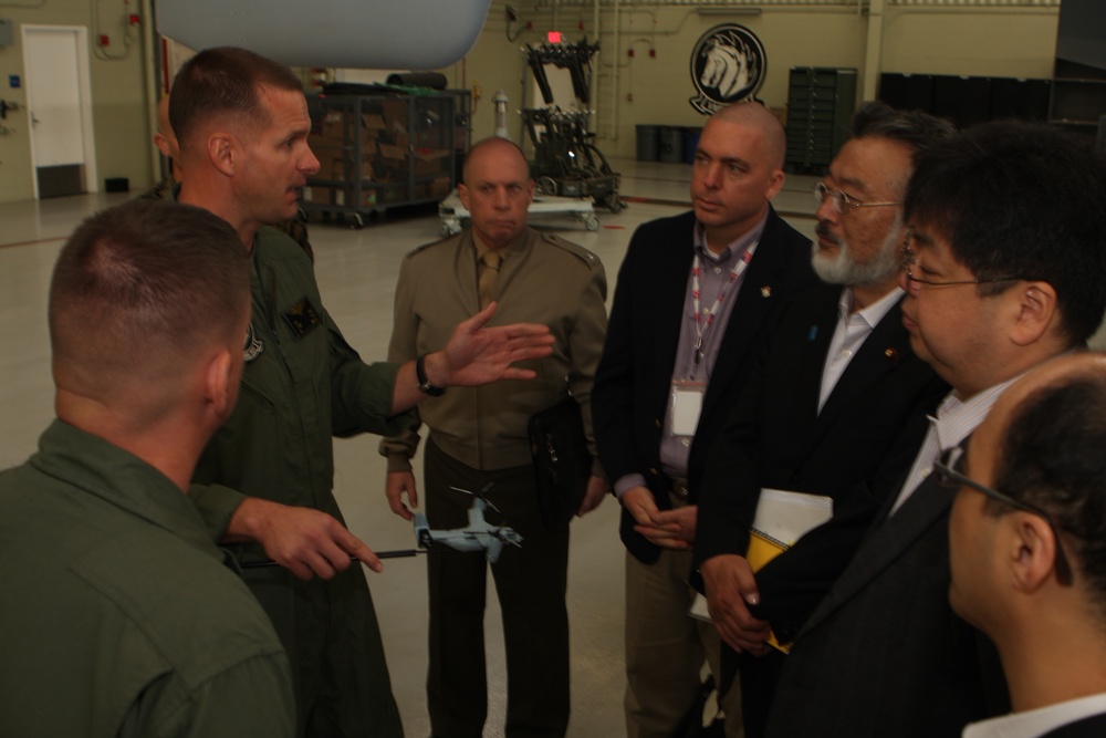Japanese dignitaries preview MV-22B