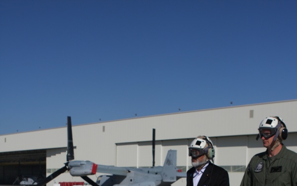 Japanese dignitaries preview MV-22B