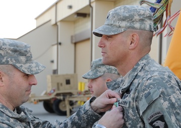 Three Currahees receive medals for valor