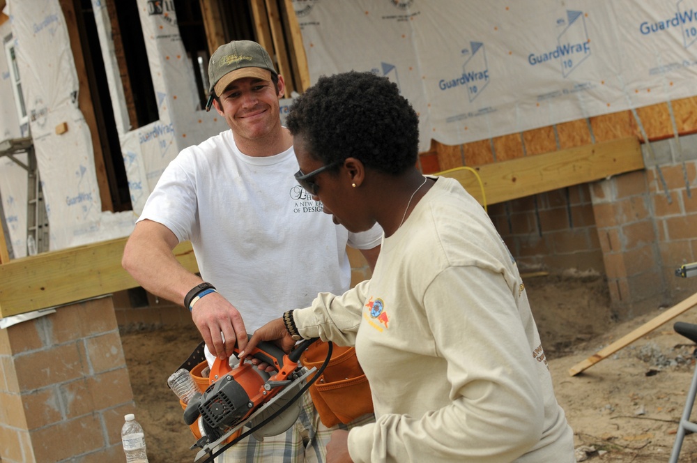 Gulfport Seabee volunteers build for charity