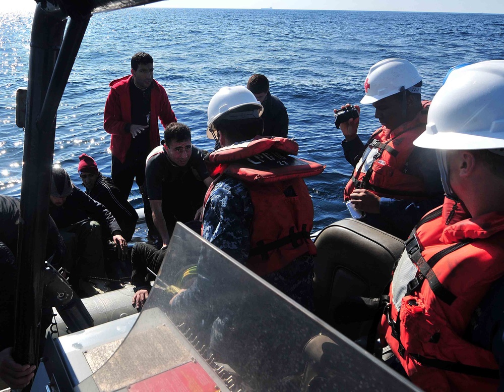 USS Mesa Verde assists Moroccan mariners in the Mediterranean Sea