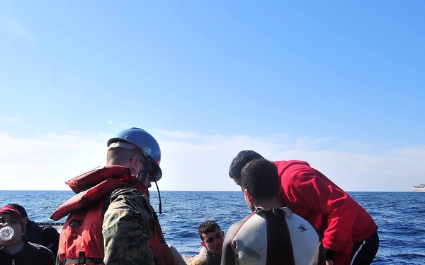 USS Mesa Verde assists Moroccan mariners in the Mediterranean Sea
