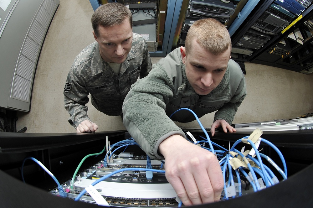 354th Communications Squadron networks Eielson's mission