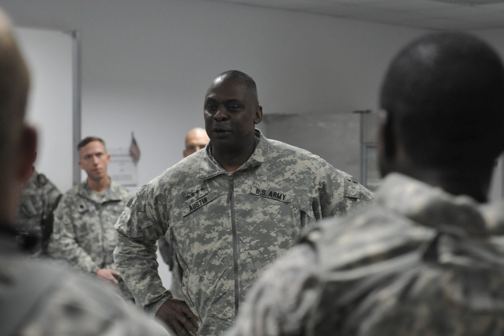 Gen. Austin visits last troops in Iraq