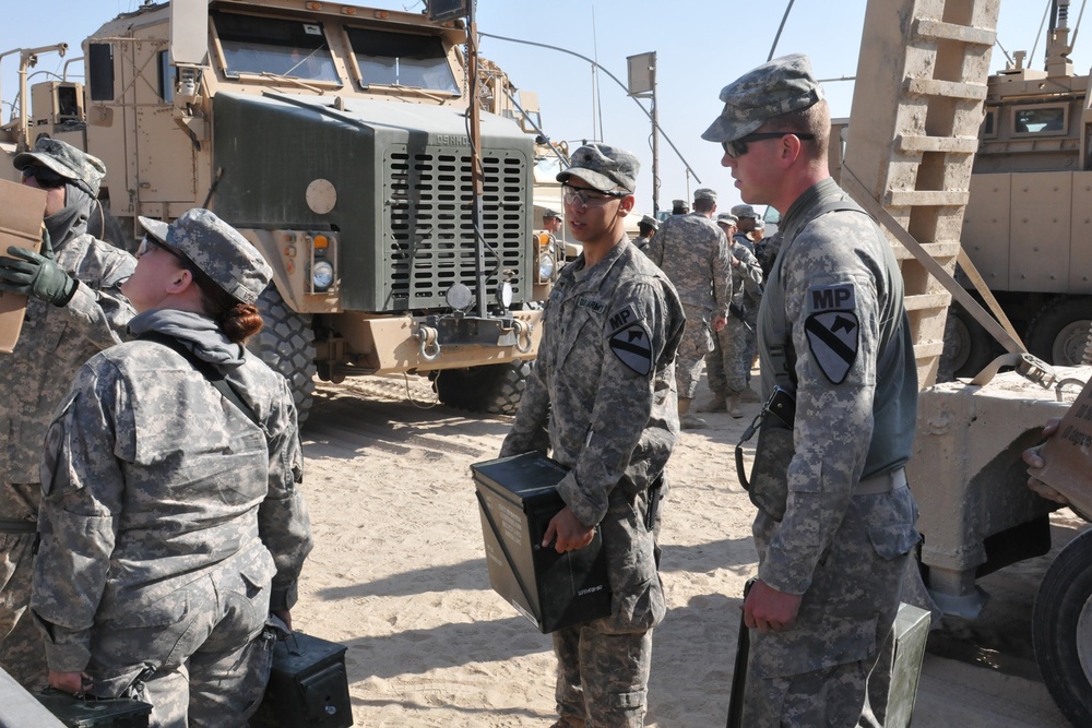 Soldiers clean up after last convoy from Iraq