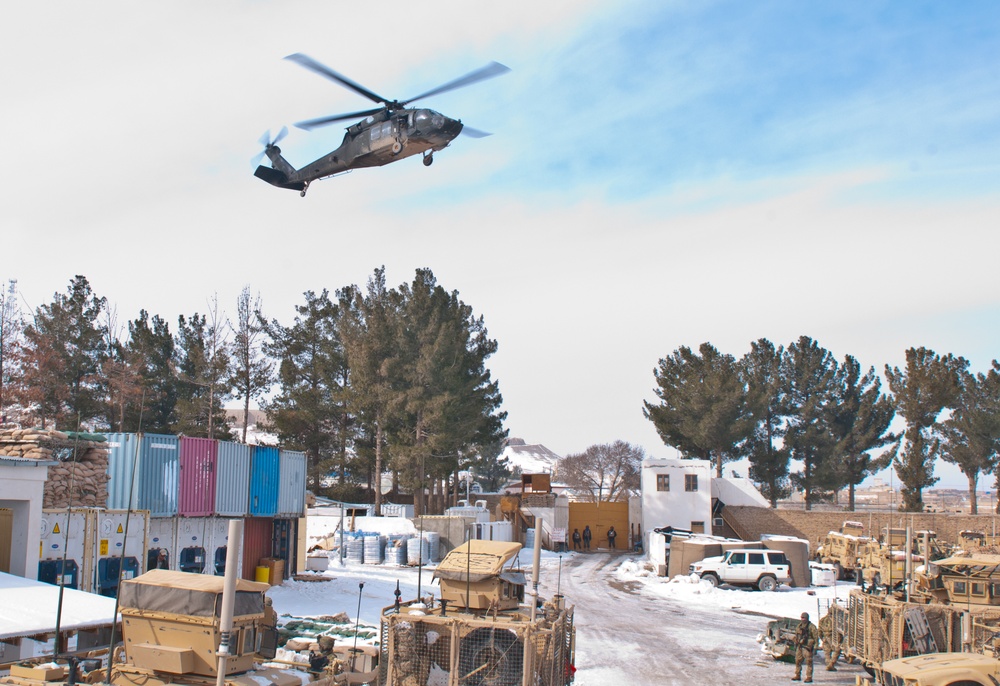 US ambassador to Afghanistan visits FOB Smart