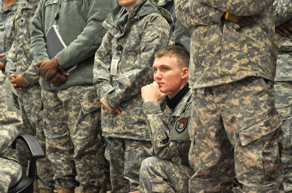 G-1 sergeants majors speak with soldiers about the way ahead