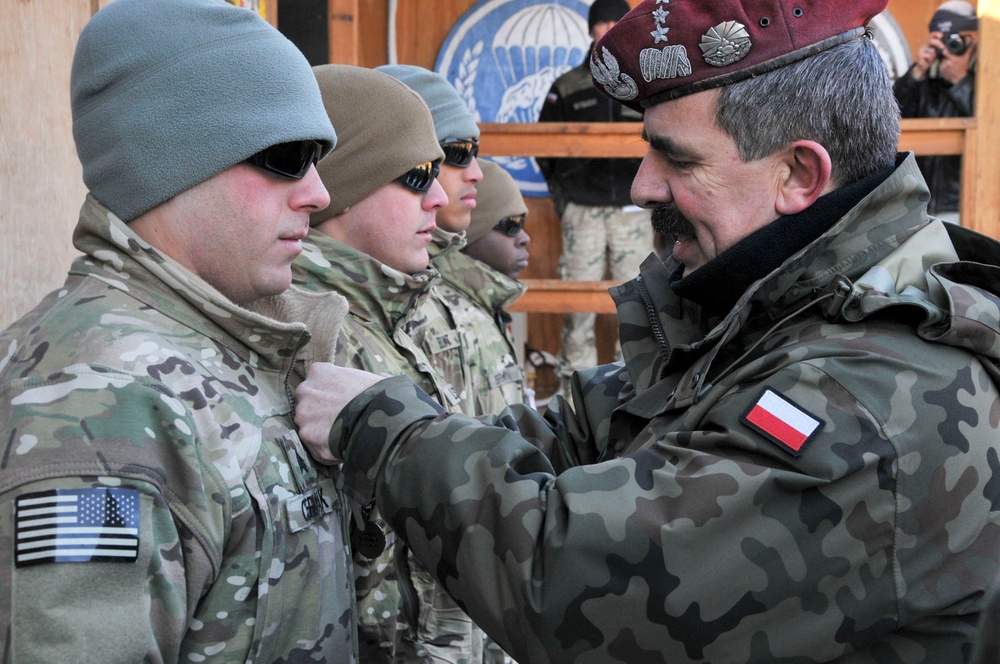 MEDEVAC soldiers receive Polish award