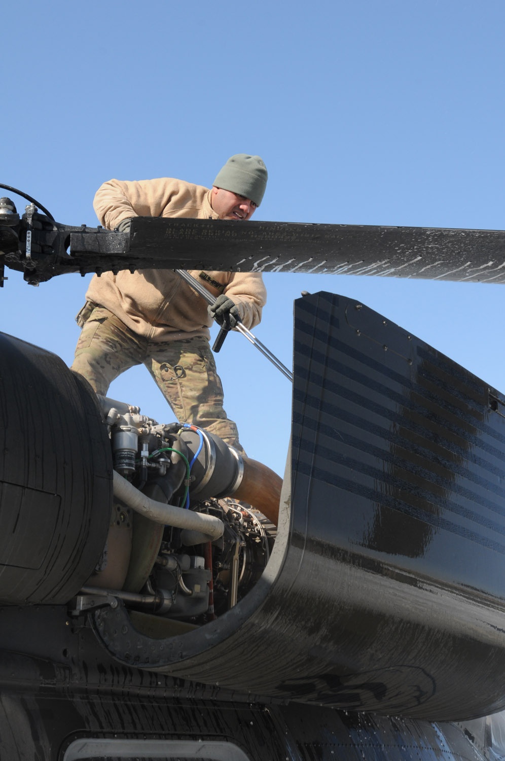 Engineers keep Black Hawks in the air