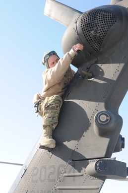 Engineers keep Black Hawks in the air