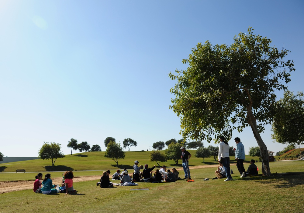 Airman explorers: Volunteers assist school
