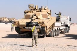 402nd AFSB issues 2/8 CAV equipment