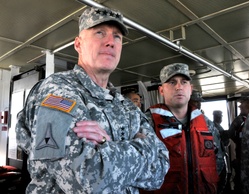 TRADOC commanding general visits 7th Sustainment Brigade and Army mariners