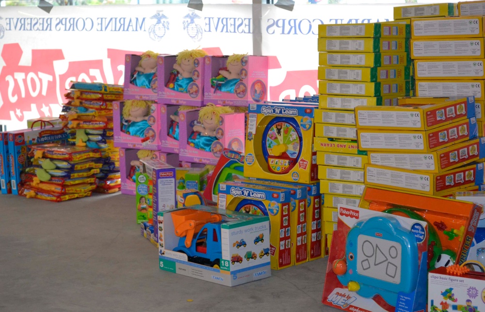 Local volunteers promote the spirit of giving,Toys for Tots Foundation provide for families in need