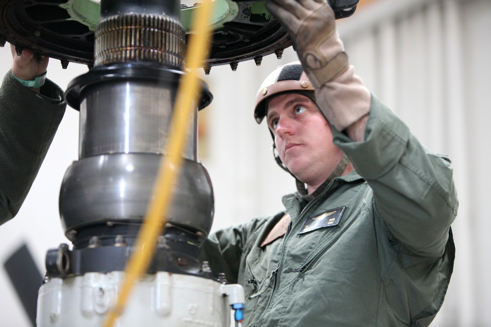 HMLAT-303 prepare Marines for the flight line