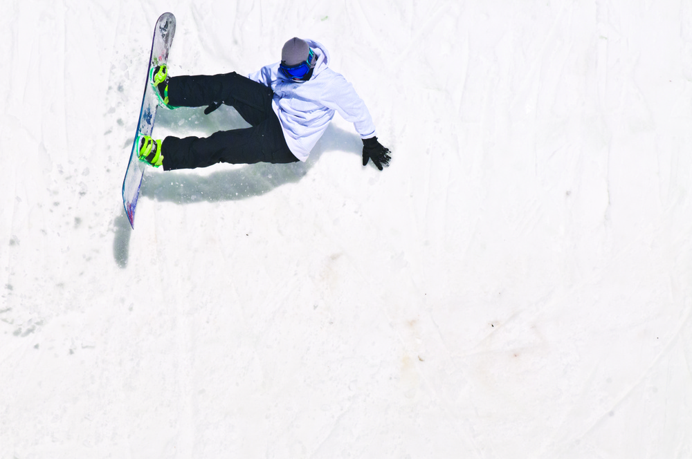 Single Marines hit snowboarding scene