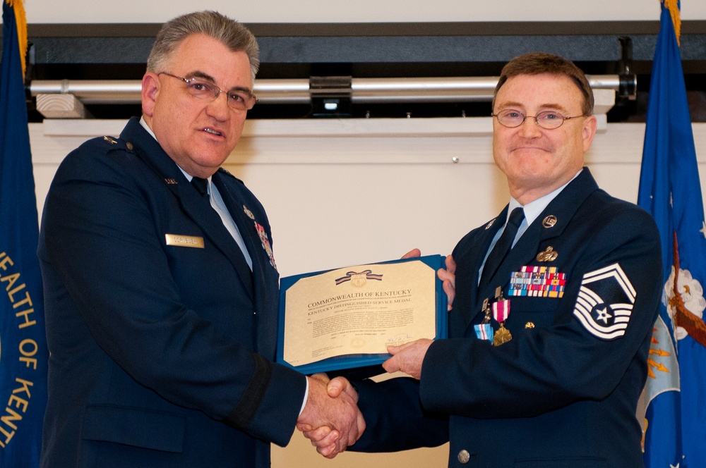 Kentucky Air National Guard recruiter retires