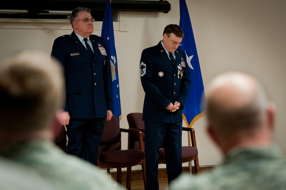 Kentucky Air National Guard recruiter retires