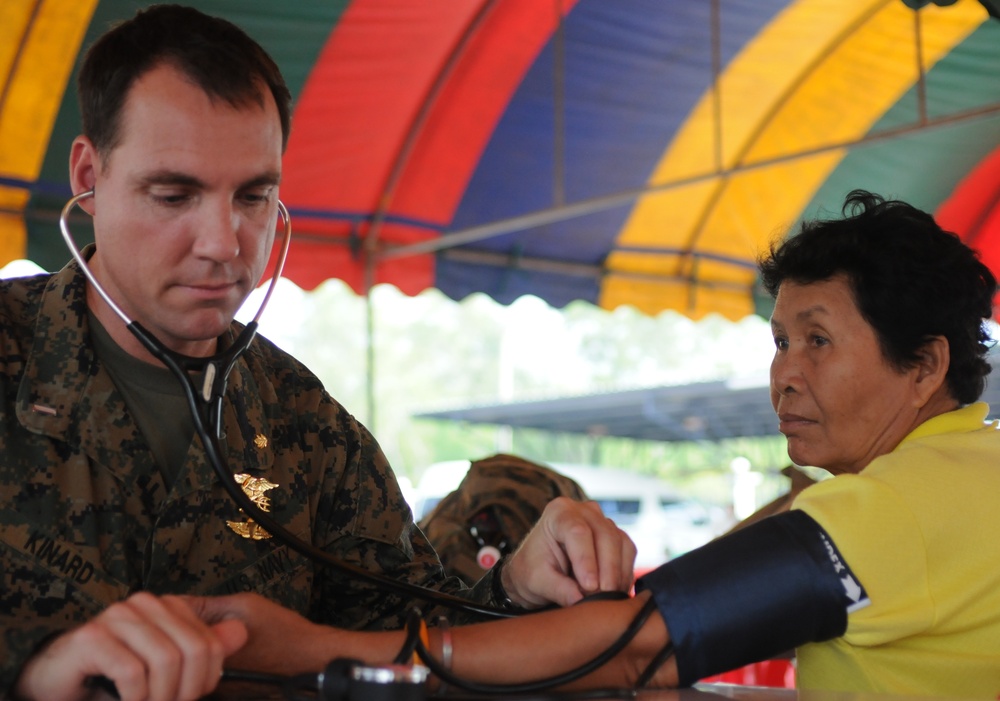 US, Thai conduct combined joint medical and dental civil affairs project