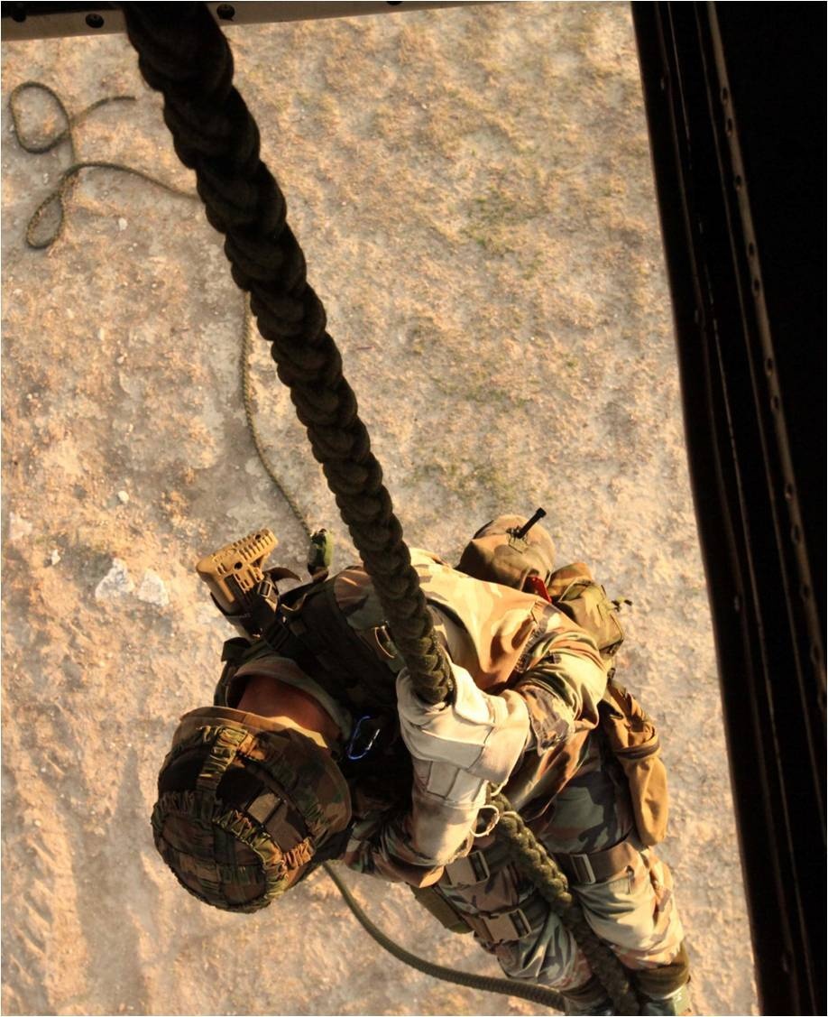 Royal Dutch Marine fast-ropes