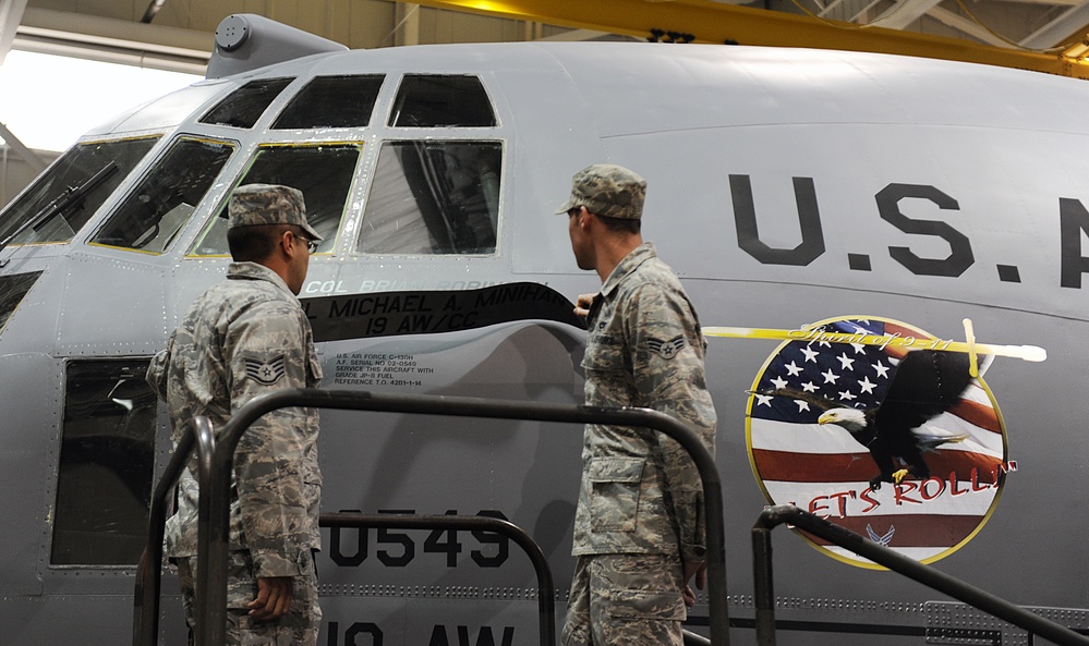 19th Airlift Wing change of command