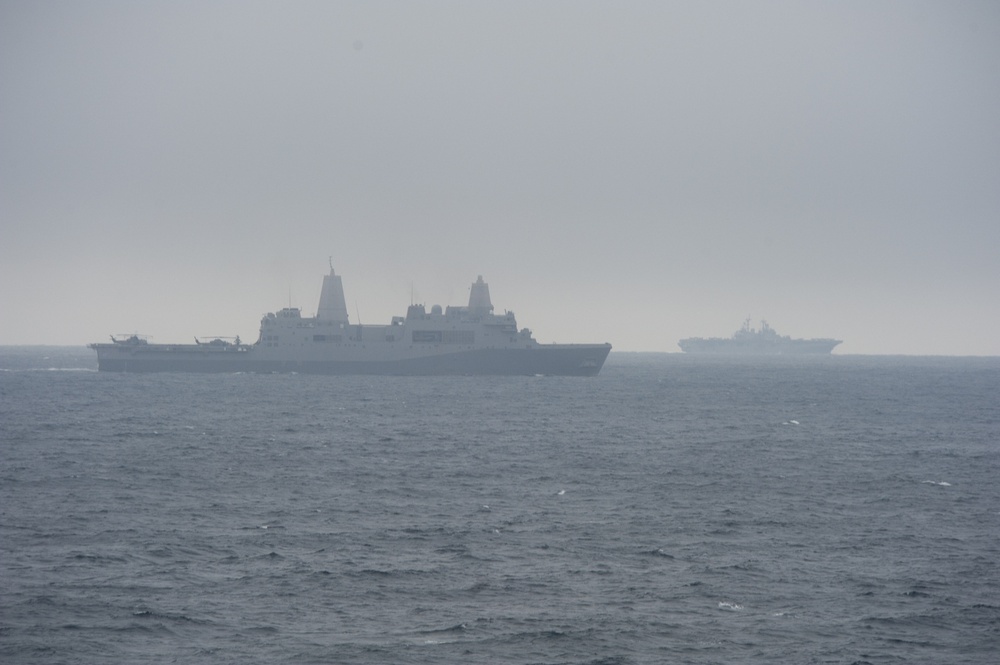 USS San Antonio and USS Kearsarge transit the Atlantic Ocean