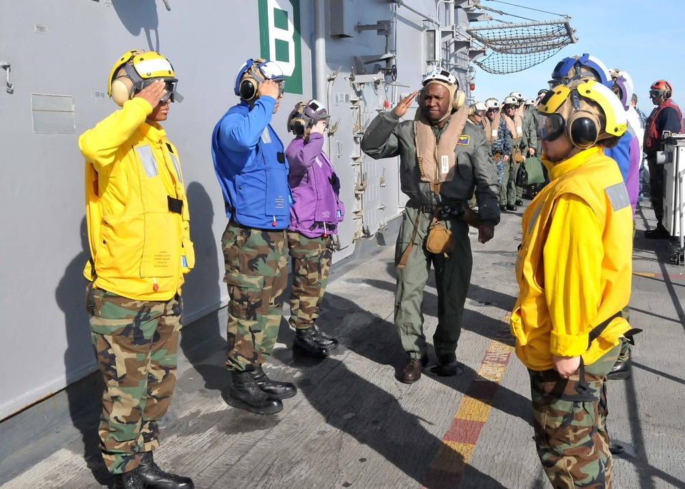 Adm. Scott arrives aboard USS Bataan