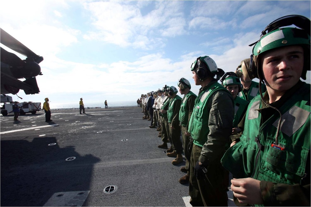 Marines and sailors working together during Bold Alligator