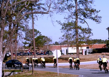 Marines train to patrol by bike