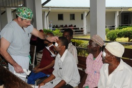 US, Tanzania work together during MEDRETE 2012