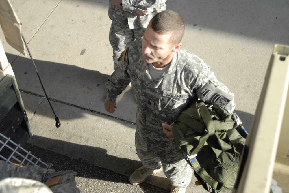 Corps CSM does final jump before leaving installation