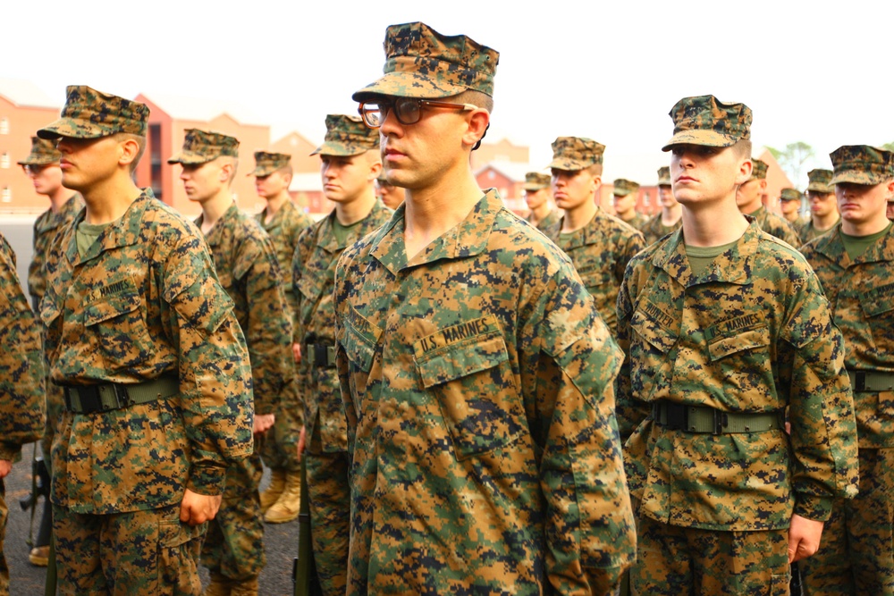 Recruit forgoes commision, enlists