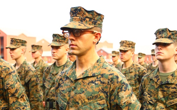 Recruit forgoes commision, enlists