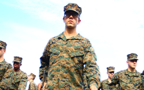 Recruit forgoes commision, enlists