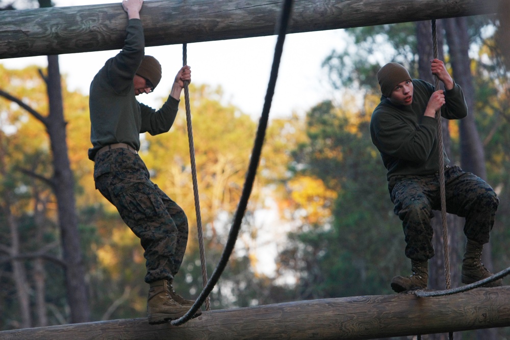 Echo Company topples fear, overcomes obstacles in Confidence Course