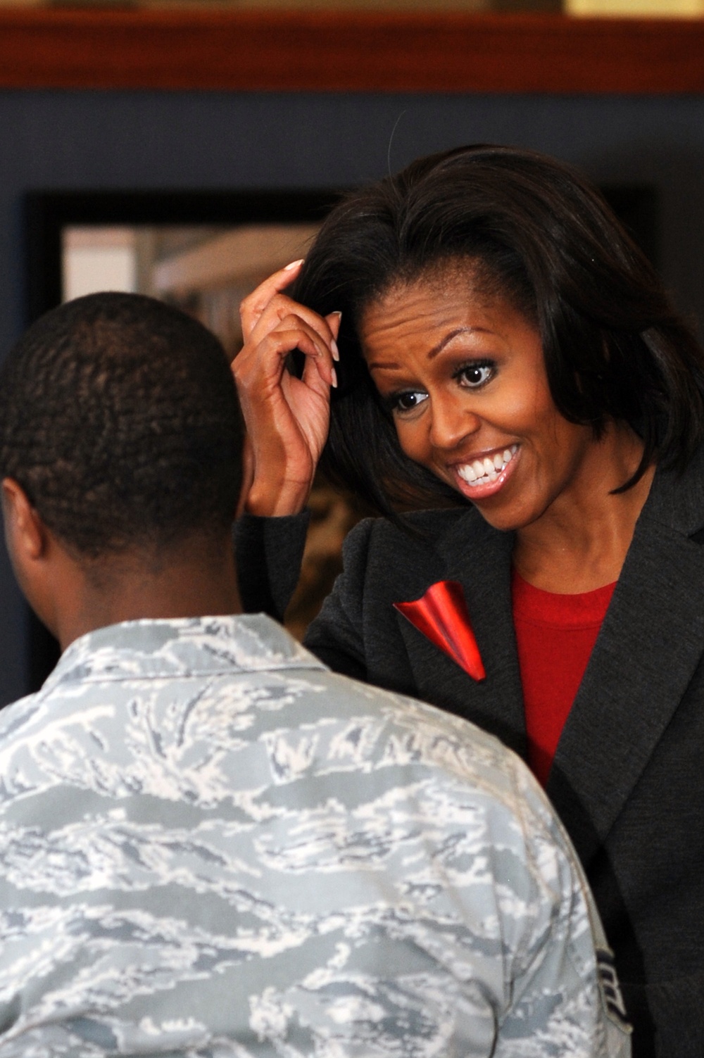 Little Rock airmen visit with first lady