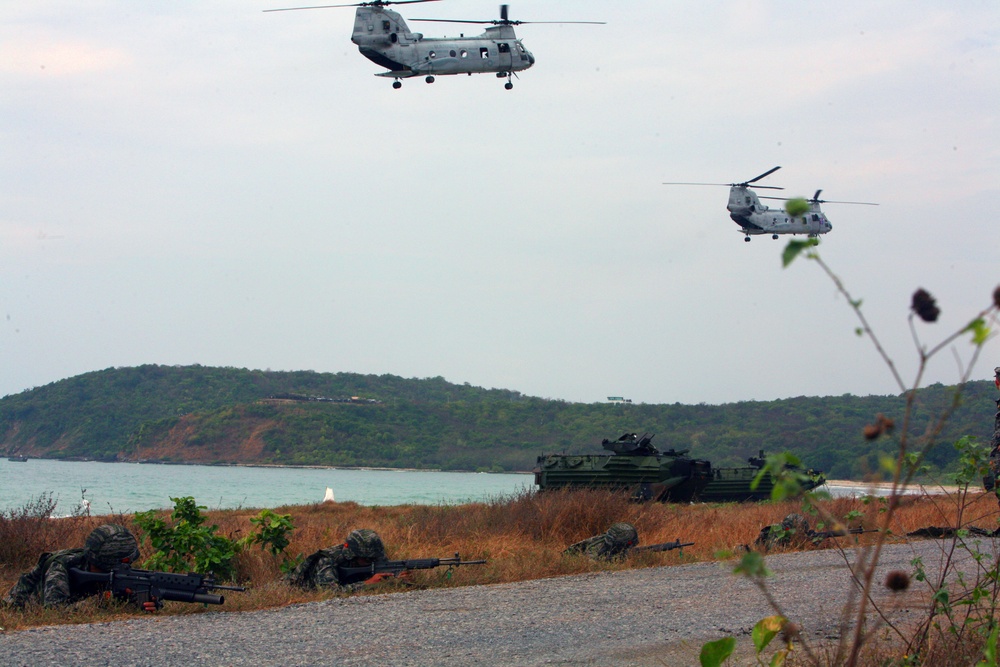 Thailand, Republic of Korea, US Forces conduct amphibious assault