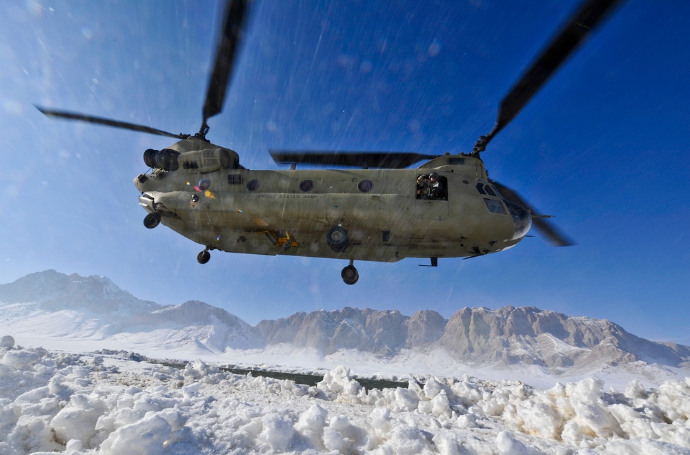 Chinook landing in Zabul province