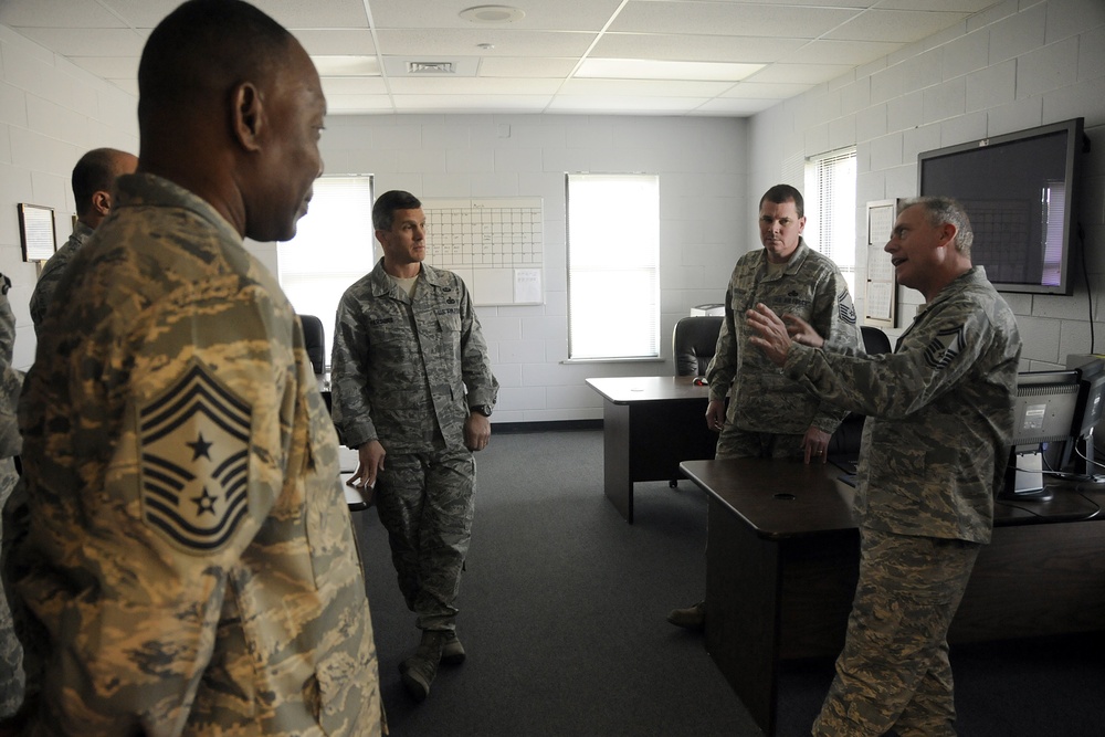 ACC Chief Master Sgt. Richard Parsons visits McEntire JNGB