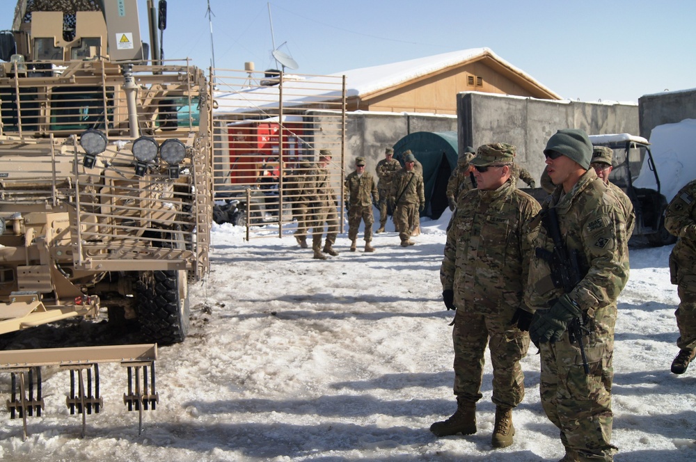 10th Mountain Division commander visits 7th Eng. Bn.